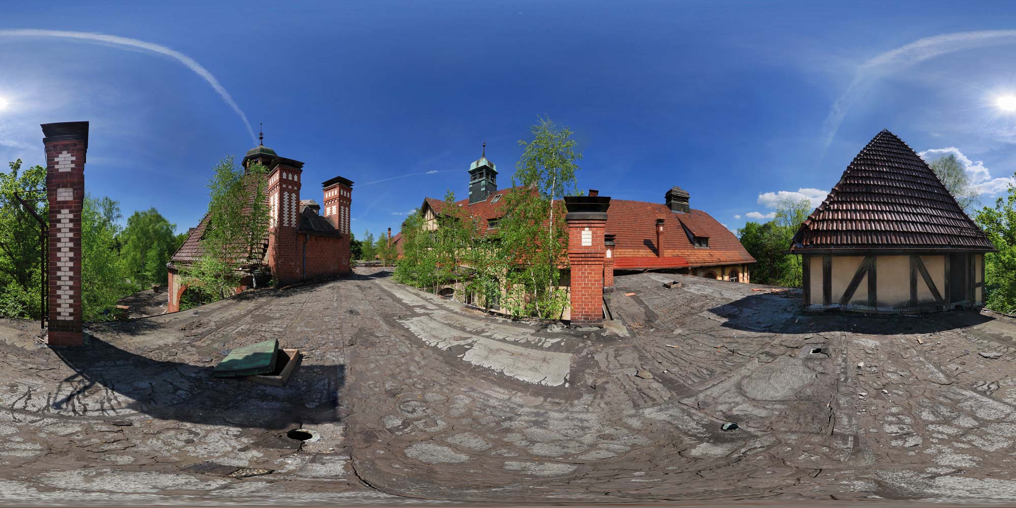 Panorama  Beelitz-Heilstätten - Platz vor der Badeanstalt - Dach