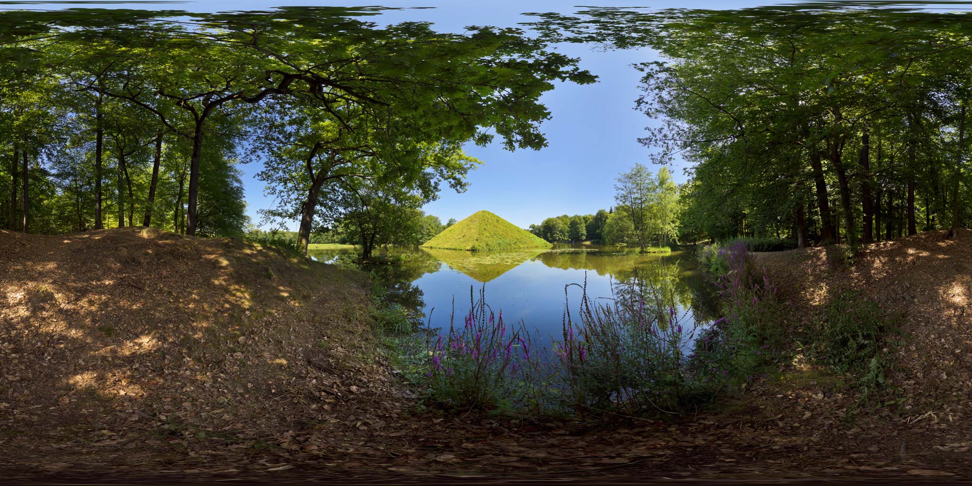 Panorama  Cottbus - Schloss Branitz - Seepyramide