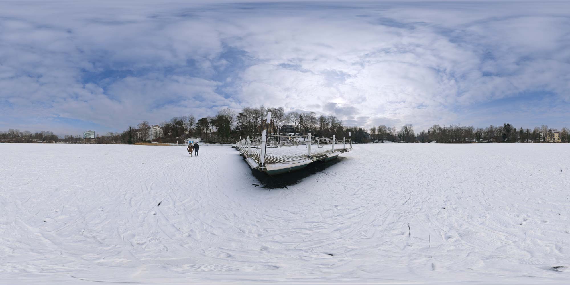 Panorama Berlin Halensee im Eis - Mitte des Sees