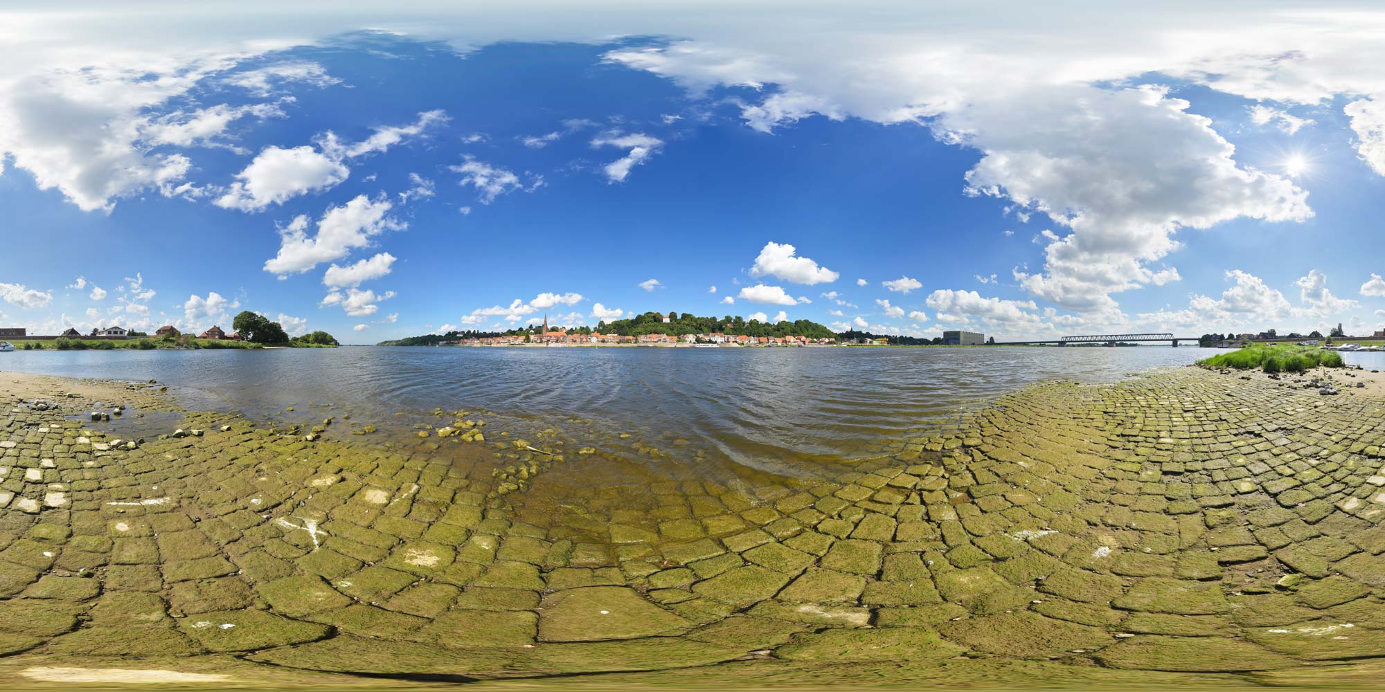 Panorama  Lauenburg - Aussicht von Hohnstorf - Niedrigwasser