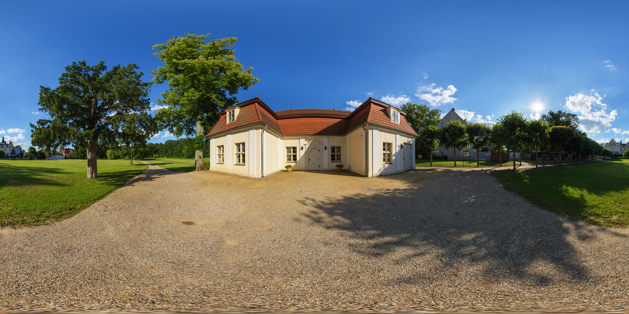 Panorama  Liebenberg - Schloss - Lindenhof