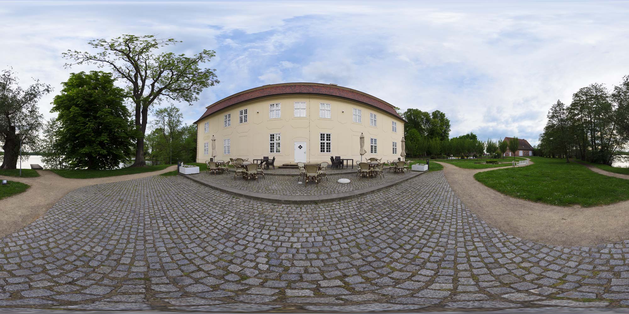 Panorama  Mirow - Schloss - Kavaliershaus