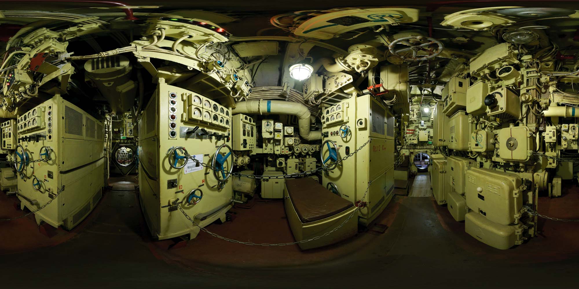 Panorama  Peenemünde - U-Boot U-461 - Maschinenleitstand