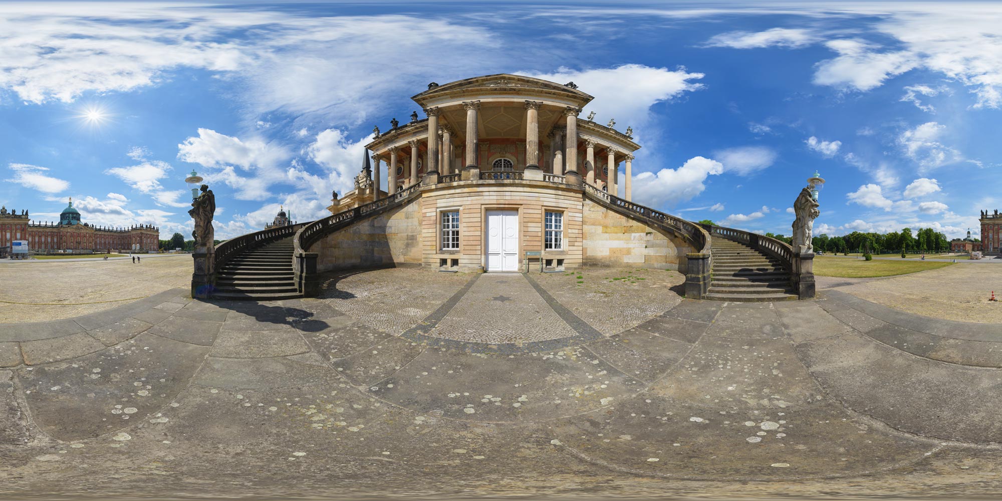 Panorama  Neues Palais - Uni Nordgebäude Aufgang