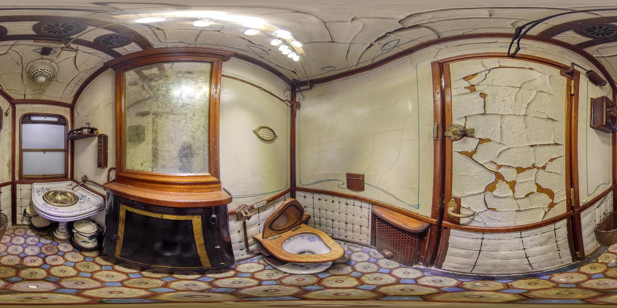 Panorama Berlin Testaufnahmen 2019 - WC Damen (Höhe 25cm)