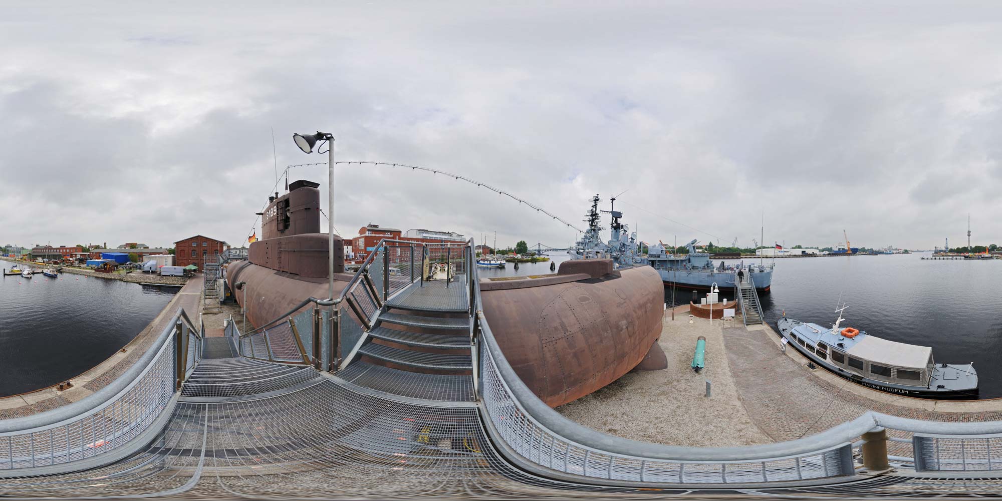 Panorama  Wilhelmshaven - U-Boot Klasse 205 U10 - Zugang außen